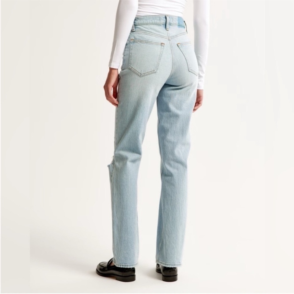 Abercrombie & Fitch Ultra High Rise 90s Straight Jean - Picture 2 of 7
